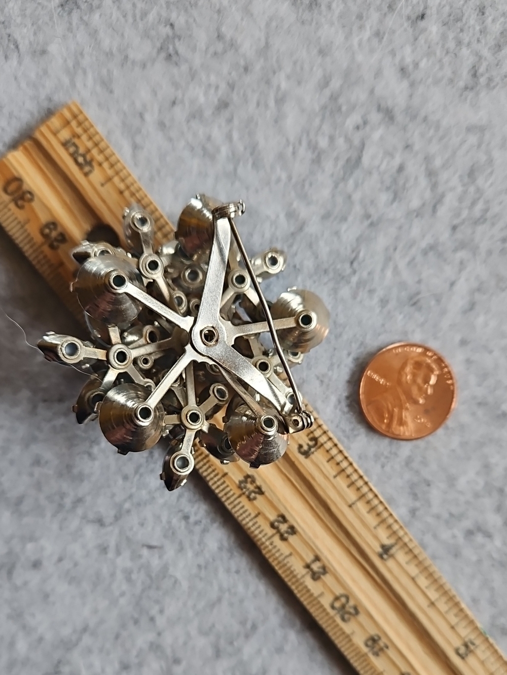 Vintage pale blue Gray marbleized Stones floral Spray brooch Gold Tone Prong - Picture 4 of 8